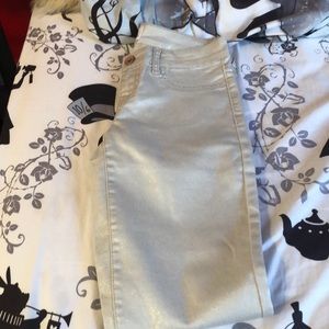 Smoke free house size (1/2 white jean